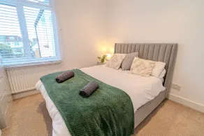 Stylish Southend Stay - Image 3