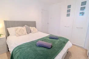 Stylish Southend Stay - Image 5