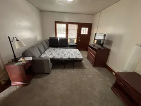Roosevelt Suite 1 blk down town - Image 3