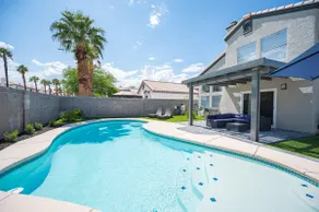 Vegas Homebase, Pool & Central Spot - Image 2