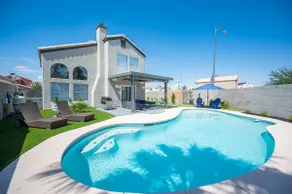 Vegas Homebase, Pool & Central Spot - Image 3