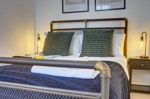 Luxury Victorian 2-Bed - Sleeps 4 - Fast WiFi - Image 4