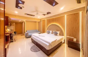 Cozy Minimal Studio by Auraa Premium Suitess - Image 4