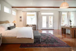Boutique 1BR Retreat, chilled & heated cowboy pool - Image 2