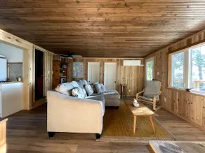 Cozy cabin on the lake - Image 4