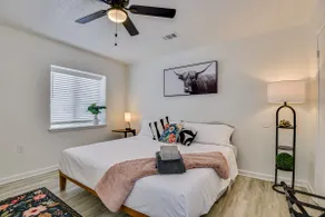 Cozy 1BR! King Bed. 3 min to Medical District! - Image 3