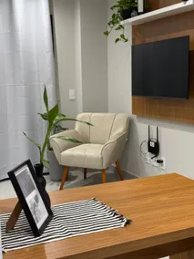 Apartment 106: Central Location, Modern, and Cozy - Image 5