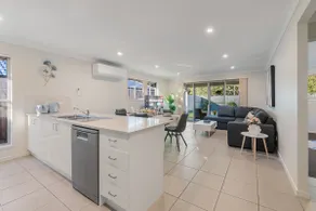 4BR Family Home w/ 2 Lounges & Backyard Patio - Image 3