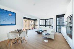 Luxury 3-Bedroom Apartment with Sea View - Image 3