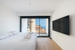 Luxury 3-Bedroom Apartment with Sea View - Image 4
