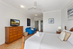 Beachfront Bliss on Esplanade - Image 5