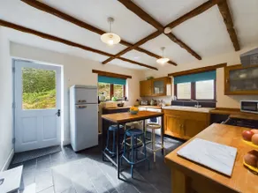 Spring Cottage - 4 Bed Home - Image 2