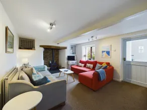 Spring Cottage - 4 Bed Home - Image 4