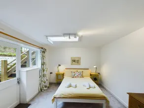 Spring Cottage - 4 Bed Home - Image 5
