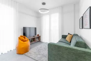 Elegant, Quiet Two-Room Apartment, Garage, Balcony - Image 3