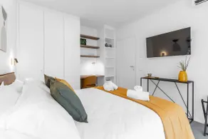 Elegant, Quiet Two-Room Apartment, Garage, Balcony - Image 4