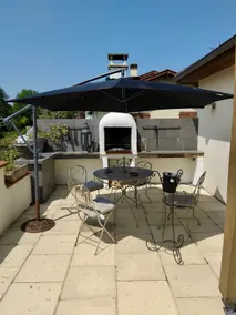 Villa with pool and hot tub - Image 2