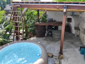 Villa with pool and hot tub - Image 3