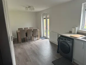 Three bedroom house - Image 2