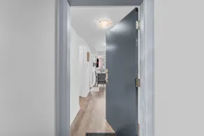 Luxury Spacious Apartment 10 min to Airport Wifi - Image 3