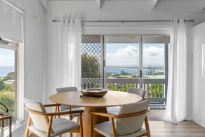 The Overlook - Coastal Comfort- 5 beds 3 bedrooms - Image 4