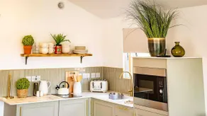 Raley Retreat Luxury Lodge - Image 4
