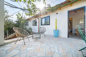 1BR Cozy Flat x4 w/Outdoor Oasis @SunsetTerraceB&B - Image 4