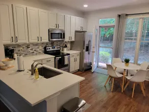 Center of the action - Family and Pet Friendly - Image 3