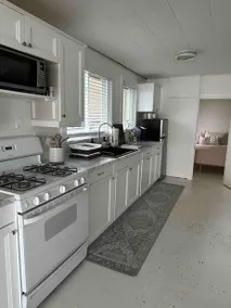 Cozy cottage on Eagle Lake - Image 2