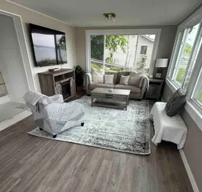 Cozy cottage on Eagle Lake - Image 5