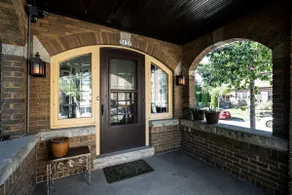 Gallery House - Image 2