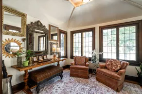 Gallery House - Image 5