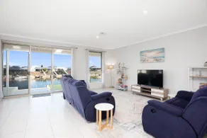 Serenity 24 -Waterfront Living on Hindmarsh Island - Image 3