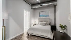 Cozy Retreat, Rooftop Pool, Short Drive to Pier - Image 4