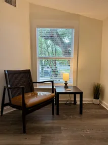 1BR/1BClean,CozyApt/Walk to town - Image 5