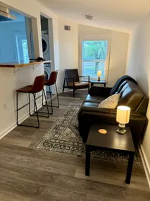1BR/1BClean,CozyApt/Walk to town - Image 3