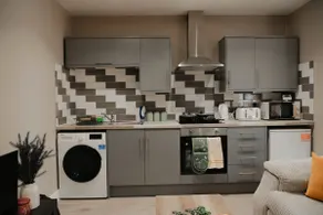 Modern 1BR | Free Parking | Long Stay Ready - Image 4