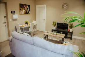 Modern 1BR | Free Parking | Long Stay Ready - Image 2