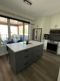 The Hub Harrison Lakefront Suite - Image 5