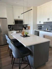 The Hub Harrison Lakefront Suite - Image 2