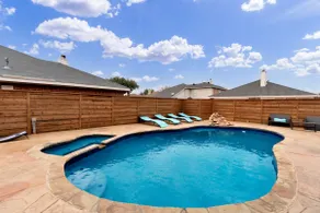 Pool House *5BR/7 TVs/8beds - Image 2