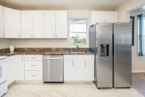 Spacious 3-Bedroom House at GFF - Image 5