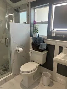 Centrally Located/Clean Home Away From Home - Image 5