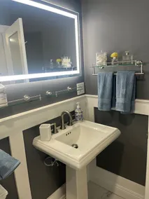 Centrally Located/Clean Home Away From Home - Image 4