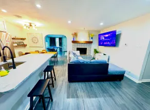 Oasis w/ Hot Tub, Fire Pit, Pool table,Ping Pong+ - Image 3