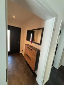 Upscale self-contained apartment - Image 5