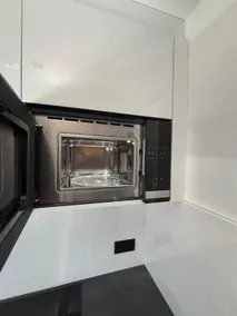 Upscale self-contained apartment - Image 2