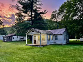 Mountain Lodge • Sleeps 10 • Near Ricketts Glen - Image 2