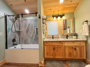 Mountain Lodge • Sleeps 10 • Near Ricketts Glen - Image 4