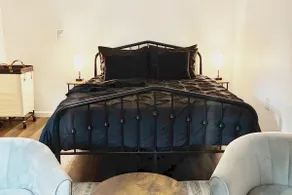 Central, Style & Comfort | Copper Co. #5 - Image 4